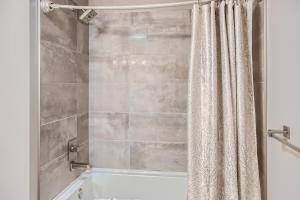 Stonegate Resort Unit B302