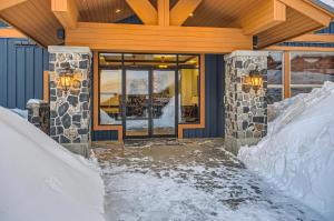 Stonegate Resort Unit B302