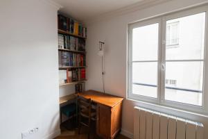 Appartement contemporain rénové dans le centre de Paris