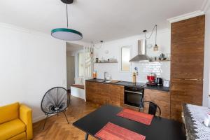 Appartement contemporain rénové dans le centre de Paris