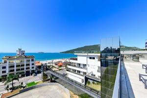 Espelho das Águas: Cond c Piscina Infinita PT3991