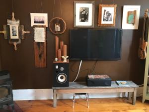 iKlektik House BlueJay