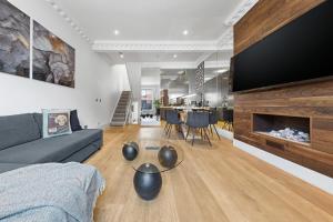 Kings Road RoomPilot Collection