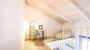 TUSCAN LUXURY APARTMENT in the Centre - with Wi-Fi, Gym, Terrace