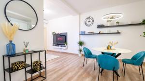 TUSCAN LUXURY APARTMENT in the Centre - with Wi-Fi, Gym, Terrace