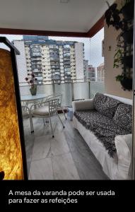 Quarto e banheiro privativos na Barra