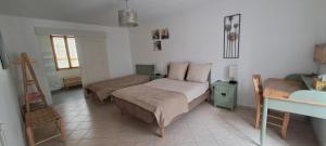 COUR LA DAME chez Béatris et Christophe Janson