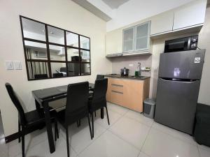 The Viceroy near Venice Mall