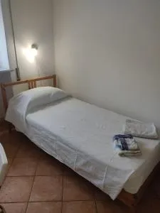 Stanza singola con bagno personale - Torvaianica
