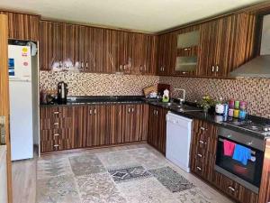 Tuzlada Ferah Alani Havuz,Bahçe ve tüm rahatlıklar kişiye özel alan