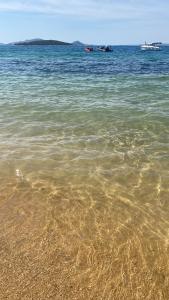 Villa Seaside Dream, cozy familly place, on the seaside, free parking, Camp Maslina, Drage