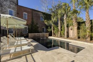 The Nicholas Veranda King Suite- 1 Block to King