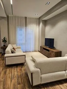 Stylish White City residence - Zykh