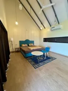 Ettan Stays - Wādhiware