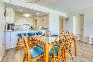 Beach House Condominiums B402 - Beachfront with Pool, WiFi, & Beach Service