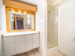 Appartements Appartement 3 chambres avec terrasse, centre village, piste et commerces a pied, garage et WIFI - FR-1-437-104 : photos des chambres