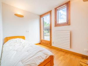 Appartement 3 chambres avec terrasse, centre village, piste et commerces à pied, garage et WIFI - FR-1-437-104