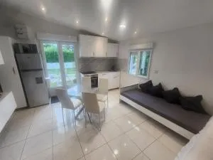 Studio meublé avec cuisine - Chavanay