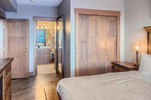 Stonegate Resort Unit B303