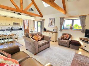 Beautiful Views Historic 16th Cent Barn Conversion - Pass the Keys