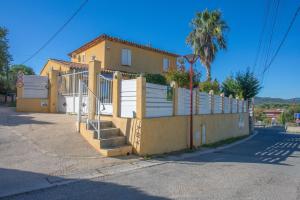 Maisons de vacances Gite Hubert avec piscine : Maison 2 Chambres