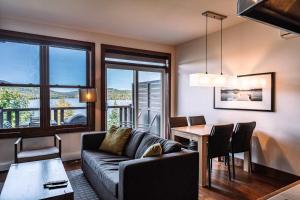 Lakefront Mountain View - Resort Loft