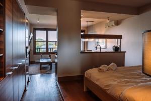 Lakefront Mountain View - Resort Loft