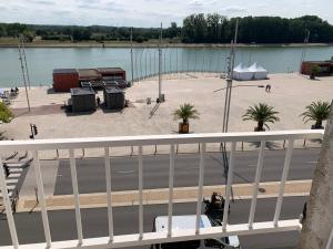 Appartement neuf, vue sur saône