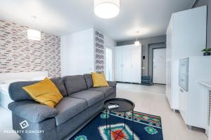 Central Residence Apartment 718