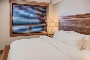 Stonegate Resort Unit B103