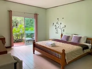 บ้านไม้พิชา หล่มเก่า - Lom Kao