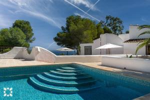 Villa Piedra De La Luna by Abahana Villas