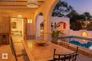 Villa Piedra De La Luna by Abahana Villas