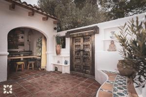 Villa Piedra De La Luna by Abahana Villas