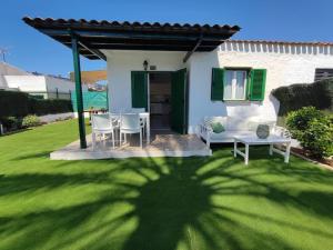 Bungalow next Yumbo Center