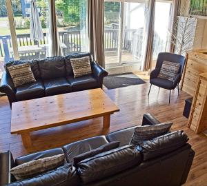Remodeled 6 Bedroom Chalet Hot Tub Near Village