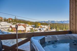 Stonegate Resort Unit C106