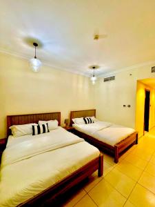 Spacious 2 Bedroom Downtown Suite