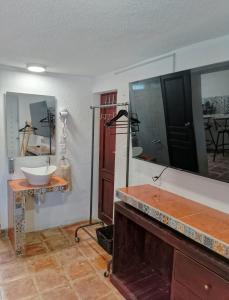 Casa Nance Alojamientos UXMAL Suite Ejecutiva Centro Mercado 28 y ADO King Size