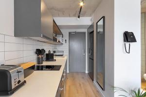 Rooftop pool Couples promenade retreat-Wifi- NEW