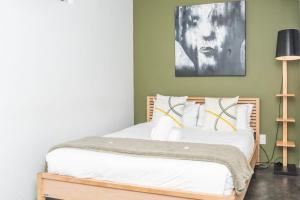 40 on L Modern Oasis with Stunning Views