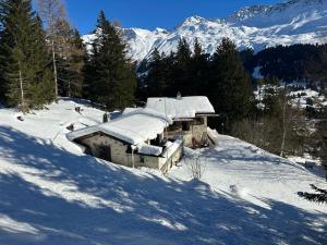 Ski In&Out, Lenzerheide freistehendes Top CHALET, urchig, gross