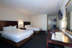 Double Room with Two Double Beds - Non-Smoking room in Knights Inn Parkway