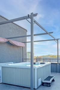 Apartments in Kaunas city centre with Jacuzzi bath