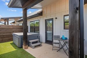 Eagles Hub - Hot Tub 5 Min to Main