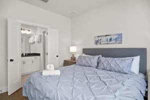 Eagles Hub - Hot Tub 5 Min to Main