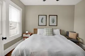 Prime 2BR Gem, Near Convention Hub! - Speedway