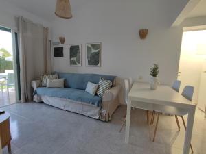 Bungalow next Yumbo Center