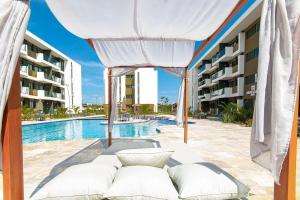 Mana Beach #A313 Resort em Muro Alto por Carpediem