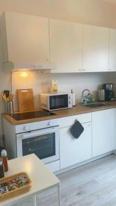 Apartment near atomium with parking